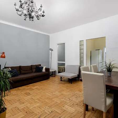 Close-huge For 12 - Old Town Freta *